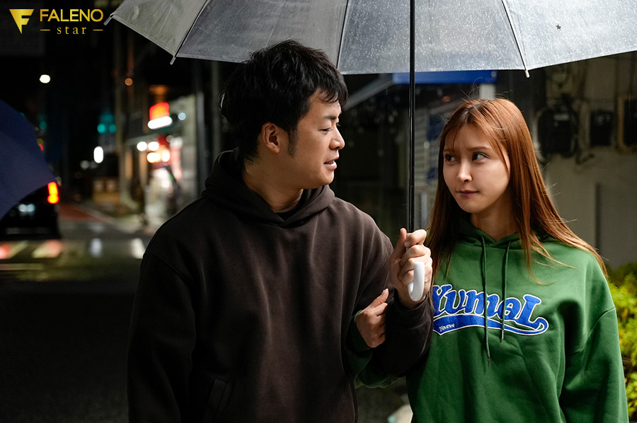 Movie Gallery Image 5