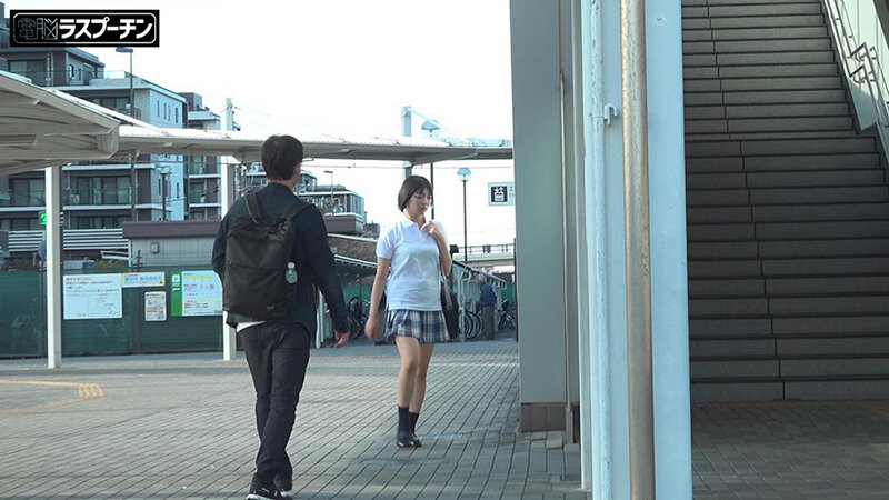 Movie Gallery Image 4