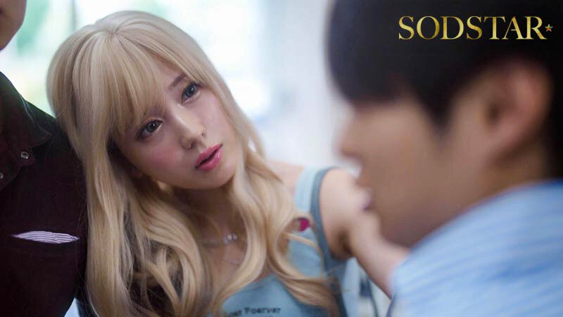 Movie Gallery Image 4