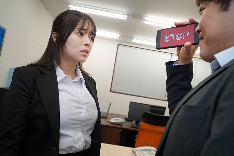 Movie Gallery Image 3