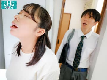 Movie Gallery Image 6