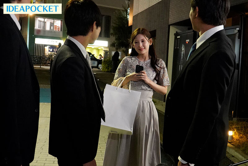 Movie Gallery Image 3